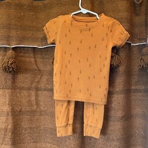 💥Bundle 3 for $15💥 Old Navy Kids orange Pajamas